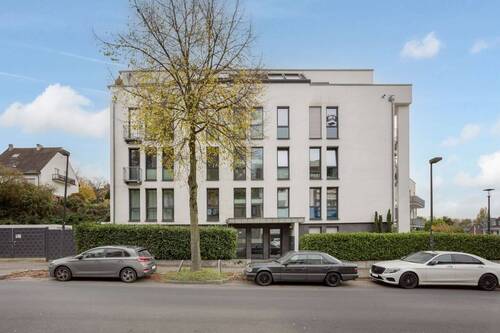 Hausansicht - Moderne und Barrierearme 3-Zimmer-Wohnung in Düsseldorf-Unterbach