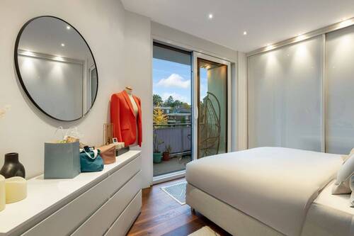 Schlafzimmer mit Einbauschrank - 