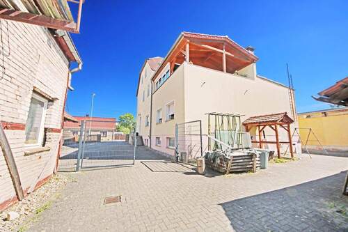 Hausansicht / Hofbereich - Mehrfamilienhaus, Wohnhaus mit 300,00 m&sup2; in Jessen (Elster) zum Kaufen