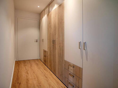 Ankleide m. Einbauschrank - 
