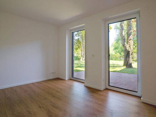 Schlafzimmer m. Gartenblick - 