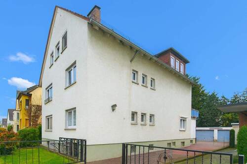 Hausansicht - 8 Zimmer Mehrfamilienhaus, Wohnhaus zum Kaufen in Offenbach am Main