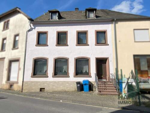 Vorderansicht - Ein Haus voller Geschichte und Möglichkeiten - willkommen in Ihrem neuen Zuhause in Speicher!
