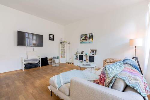 Wohnzimmer - 2 Zimmer Etagenwohnung zum Kaufen in Berlin
