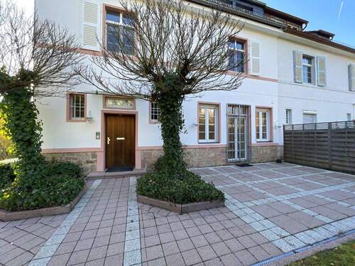 Hauseingang - Terrasse - 7 Zimmer Doppelhaushälfte in Bad Orb