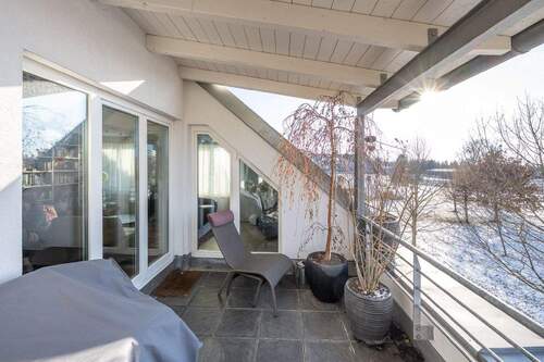 Loggia - AIGNER - Charmante Maisonette mit traumhaftem Blick ins Grüne - Ruhige Lage nahe Aubinger Lohe