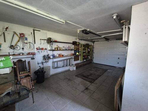 Garage - 