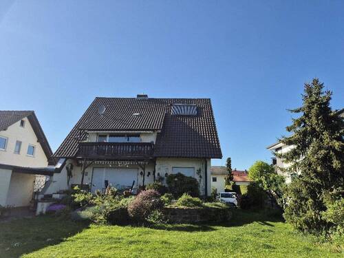 Außenansicht Garten - 7 Zimmer Einfamilienhaus zum Kaufen in Hasselroth-Niedermittlau