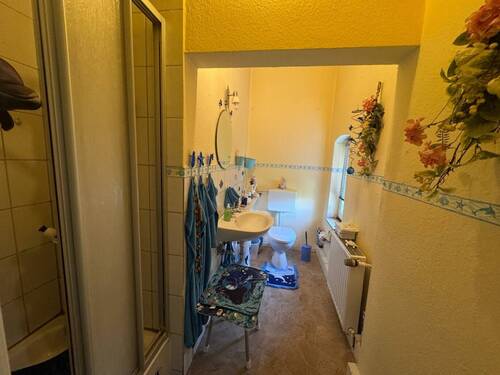 1. OG Wohnung Badezimmer - 