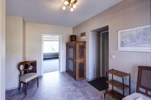 Diele - 7 Zimmer Mehrfamilienhaus, Wohnhaus in Siegsdorf