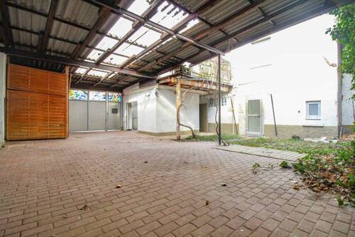 Hof_Eingang(1) - 
