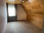 Zimmer 2 im OG.JPG - 