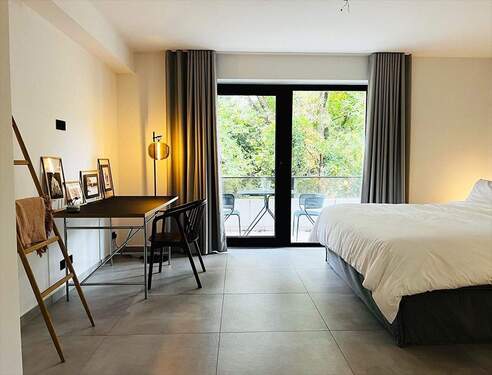 Bild... - Luxuriös möblierte 2-Zimmer-Wohnung mit großem Balkon im begehrten Oberkassel