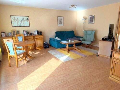 Wohnzimmer - 5 Zimmer Einfamilienhaus zum Kaufen in Güstrow