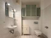 Badezimmer mit WC - 