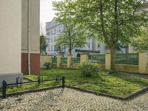 Fahrradstellplätze vorm Haus - 