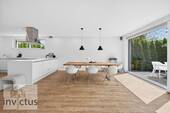 offener und sonniger Essbereich - Großzügiges Wohnen, großer Garten, Doppelgarage und Nebengebäude in Gundelsheim - Energieklasse A+