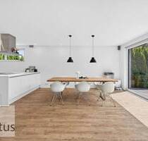 Großzügiges Wohnen, großer Garten, Doppelgarage und Nebengebäude in Gundelsheim - Energieklasse A+