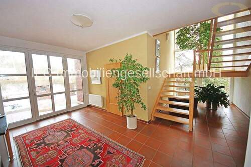 Diele im EG mit Zugang zum DG - 