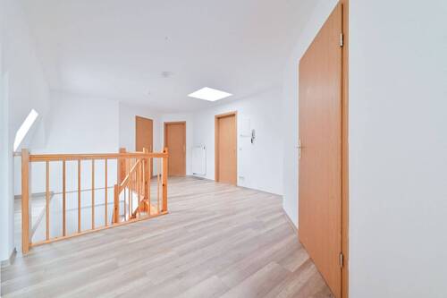 Flur - 3 Zimmer Etagenwohnung zur Miete in Zwickau