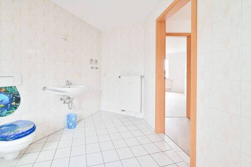 Badezimmer - Etagenwohnung mit 96,60 m&sup2; in Zwickau zur Miete