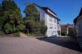 Außenansicht - !Provisionsfreie! Gepflegte 4,5-Zimmer DG-Wohnung mit Stellplatz!