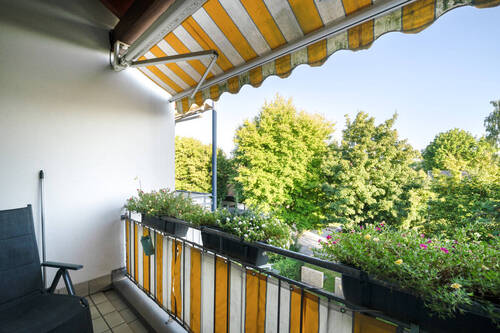 Sonnenbalkon - 3 Zimmer Etagenwohnung in Poing