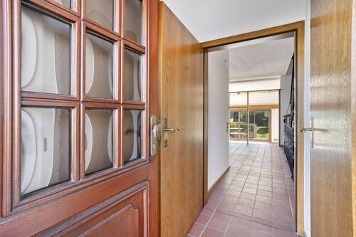 Eingang - 5 Zimmer Einfamilienhaus in Langenfeld