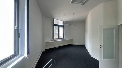 Eckbüro - Büro mit 239,50 m&sup2; in Hamburg / Altstadt zur Miete