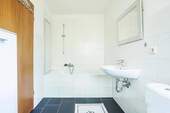 EG Wohnung Badezimmer.jpg - 