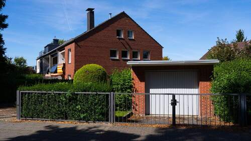 Hausansicht - 7 Zimmer Einfamilienhaus zum Kaufen in Aachen