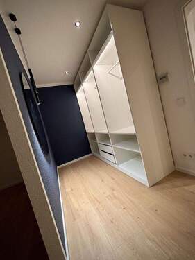  begehbarer Kleiderschrank - 