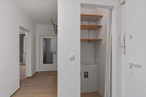 Flur und Abstellraum - 