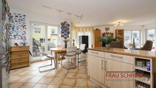 Bild 2 - 4 Zimmer Mehrfamilienhaus, Wohnhaus zum Kaufen in Tengen