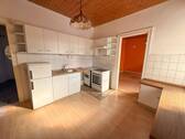 Einfache Küche im Erdgeschoss - 