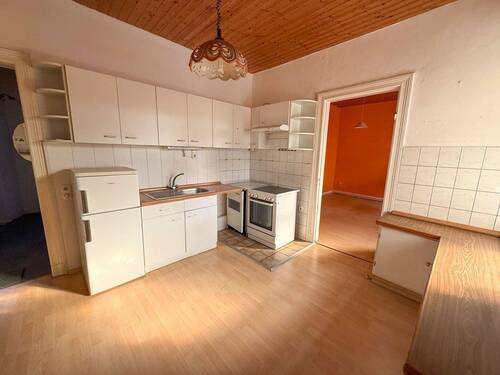 Einfache Küche im Erdgeschoss - 