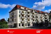 Hausansicht - Balkon, TG & Aufzug - Ideal wohnen