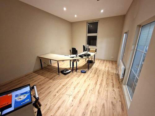 Bild 3 - Halle in Worms