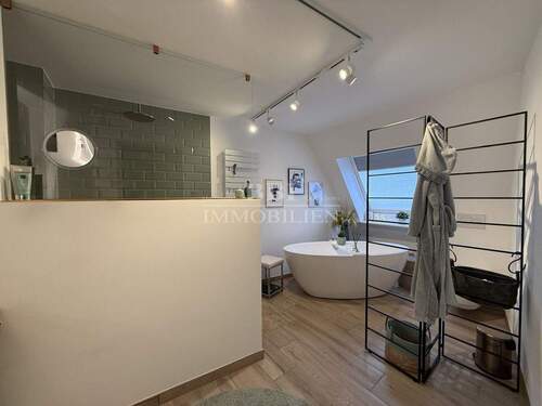 Sehr stilvolles Vollbad... - 