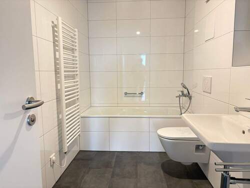 Bad2 - 4 Zimmer Etagenwohnung in Dornstadt