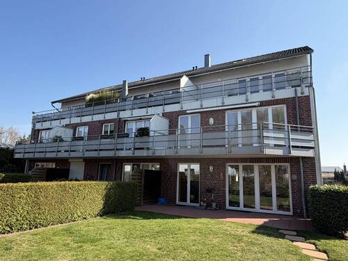 Rückwärtige Hausansicht - 3 Zimmer Etagenwohnung zur Miete in Uetersen