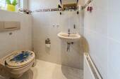 Gäste-WC im Erdgeschoss - 