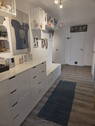 langer Flur mit viel Stauraum - 
