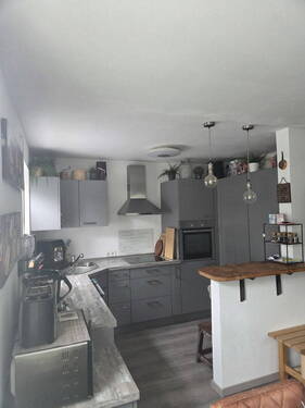 offene Einbauküche - 4 Zimmer Etagenwohnung in Velbert