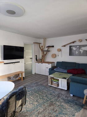 Blick ins Wohnzimmer - 