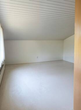 Schlafzimmer - Wohnzimmer, Leer (unmöbliert) - (KI generiert) - 