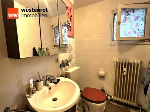 Badezimmer mit Fenster - 