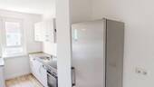 Küche - Attraktive 3-Raum-Wohnung mit Einbauküche