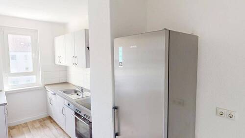 Küche - Attraktive 3-Raum-Wohnung mit Einbauküche