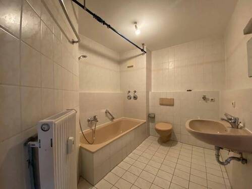 Bad - Etagenwohnung mit 54,00 m² in Baiersdorf zur Miete